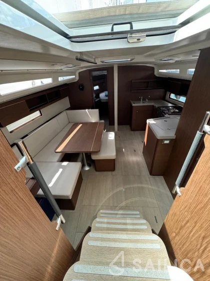 Oceanis 40.1 - Yacht Charter Sailica