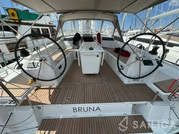 Oceanis 40.1 - Yacht Charter Sailica