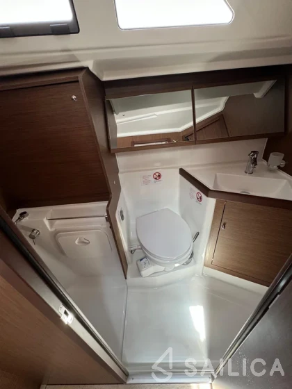 Oceanis 40.1 - Yacht Charter Sailica