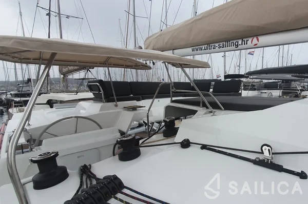 Elba 45 - Yacht Charter Sailica