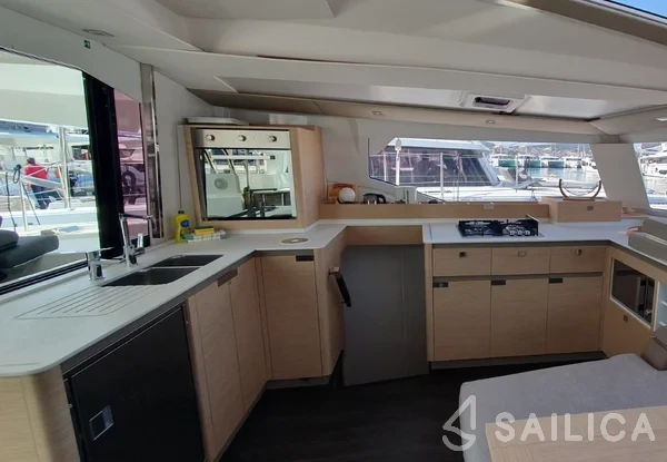 Elba 45 - Yacht Charter Sailica