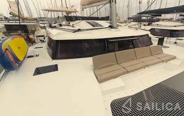 Elba 45 - Yacht Charter Sailica