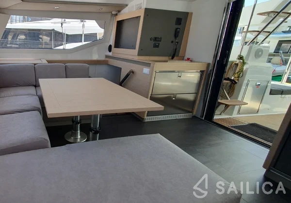Elba 45 - Yacht Charter Sailica