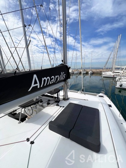 Lagoon 42 - Yacht Charter Sailica
