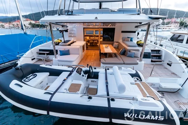 Lagoon 55 - Yacht Charter Sailica