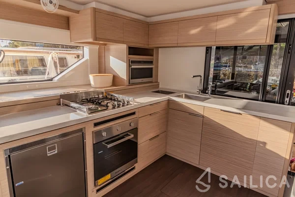 Lagoon 55 - Yacht Charter Sailica