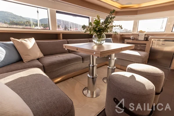 Lagoon 55 - Yacht Charter Sailica