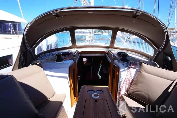 Bavaria 34 Cruiser - Yacht Charter Sailica