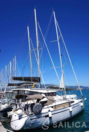 Bavaria 34 Cruiser - Yacht Charter Sailica