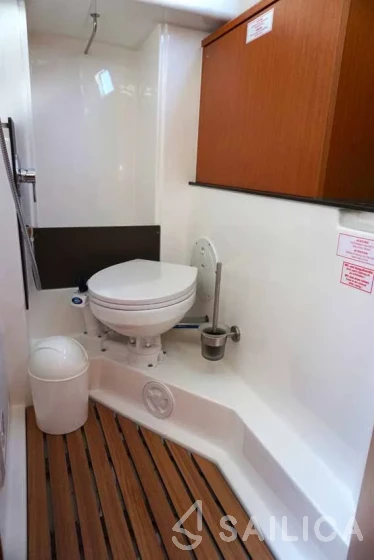 Bavaria 34 Cruiser - Yacht Charter Sailica