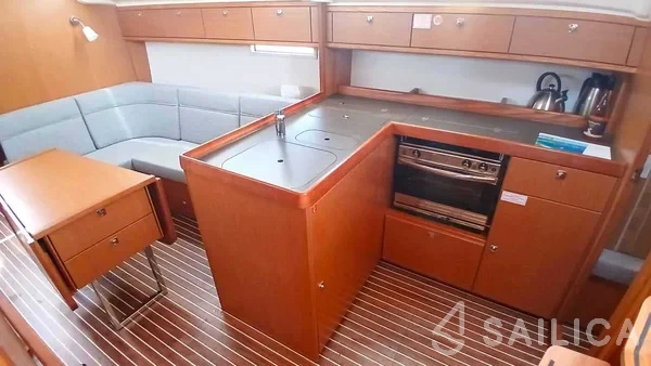 Bavaria 37 Cruiser - Yacht Charter Sailica