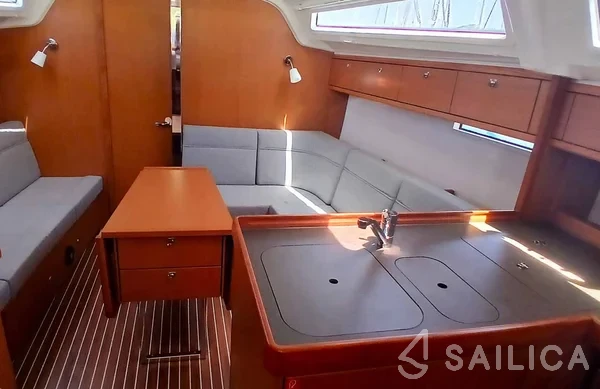 Bavaria 37 Cruiser - Yacht Charter Sailica