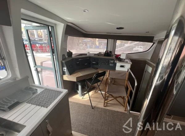 Bali 4.4 - Yacht Charter Sailica