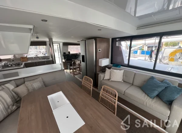 Bali 4.4 - Yacht Charter Sailica