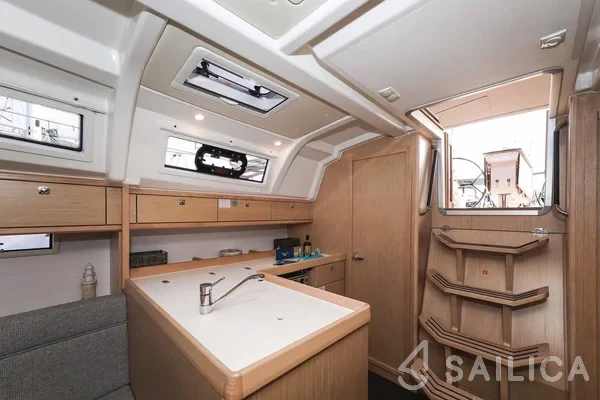 Bavaria 37 Cruiser - Yacht Charter Sailica