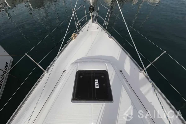 Bavaria 37 Cruiser - Yacht Charter Sailica