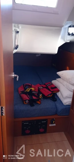 Sun Odyssey 410 - Yacht Charter Sailica