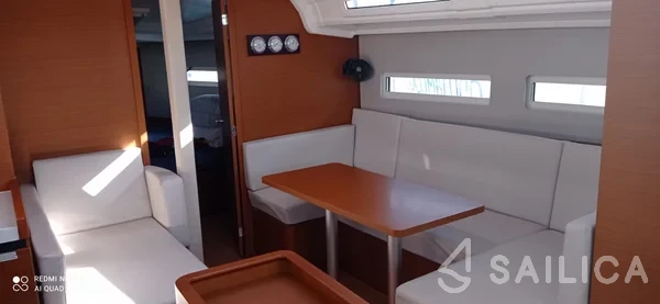 Sun Odyssey 410 - Yacht Charter Sailica