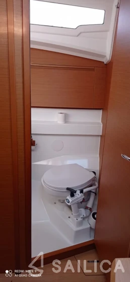 Sun Odyssey 410 - Yacht Charter Sailica