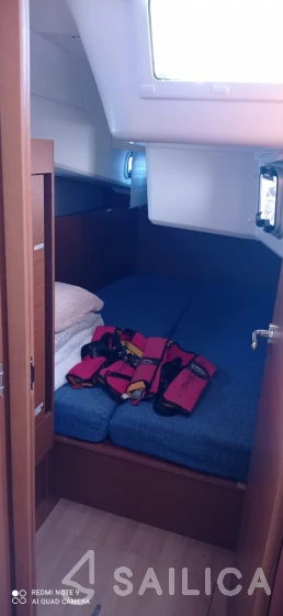 Sun Odyssey 410 - Yacht Charter Sailica