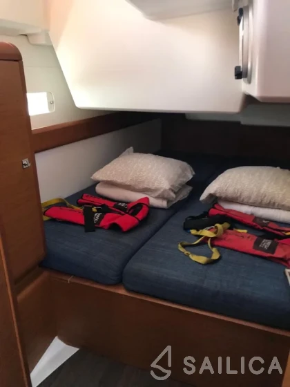 Sun Odyssey 519 - Yacht Charter Sailica