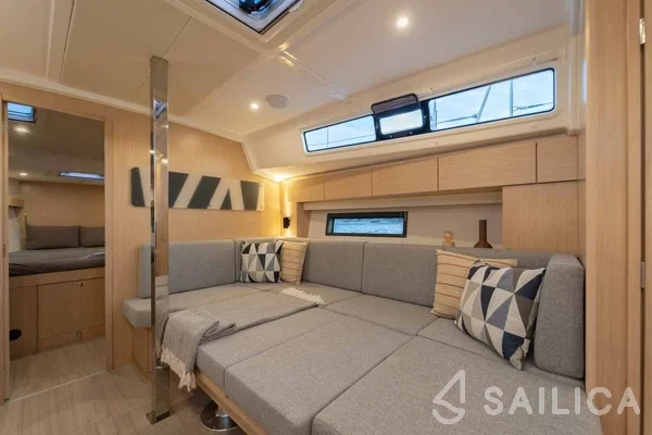 Bavaria C42 - Yacht Charter Sailica