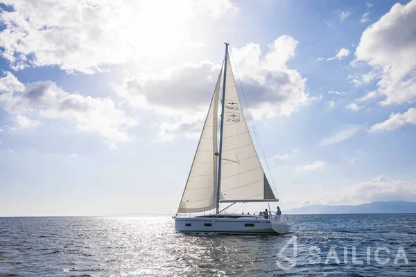 Bavaria C42 - Yacht Charter Sailica