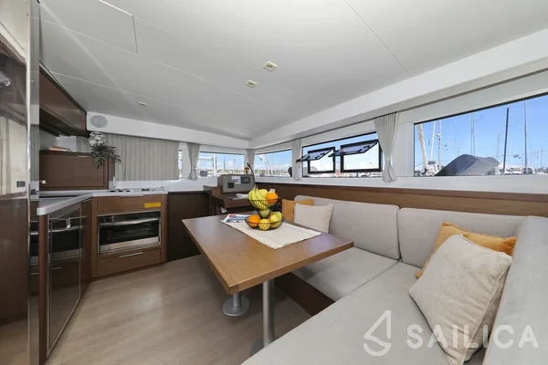 Lagoon 40 - Yacht Charter Sailica