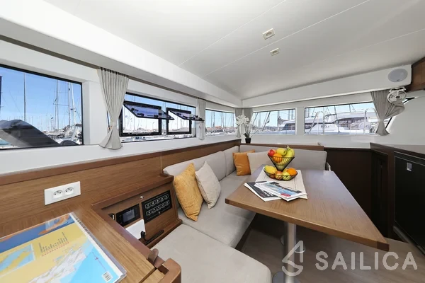 Lagoon 40 - Yacht Charter Sailica