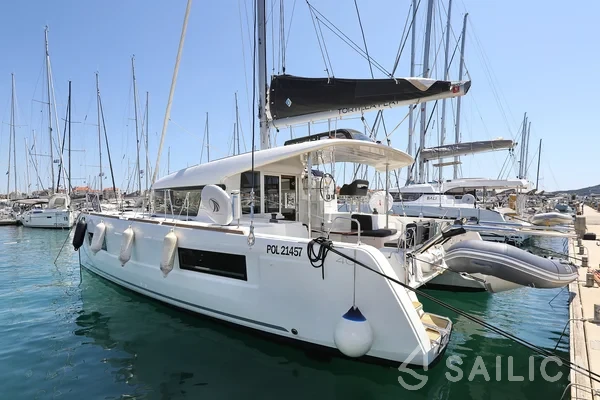 Lagoon 40 - Yacht Charter Sailica