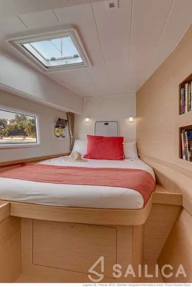 Lagoon 42 - Yacht Charter Sailica