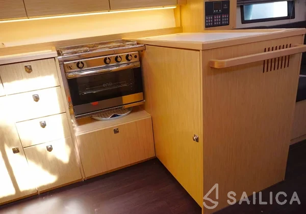 Bavaria C38 - Yacht Charter Sailica