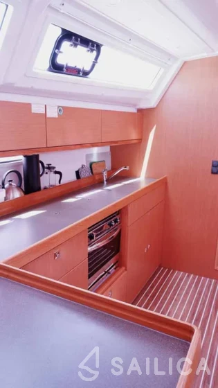 Bavaria 46 Cruiser - Yacht Charter Sailica