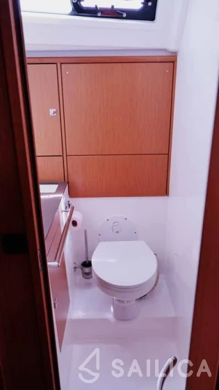 Bavaria 46 Cruiser - Yacht Charter Sailica