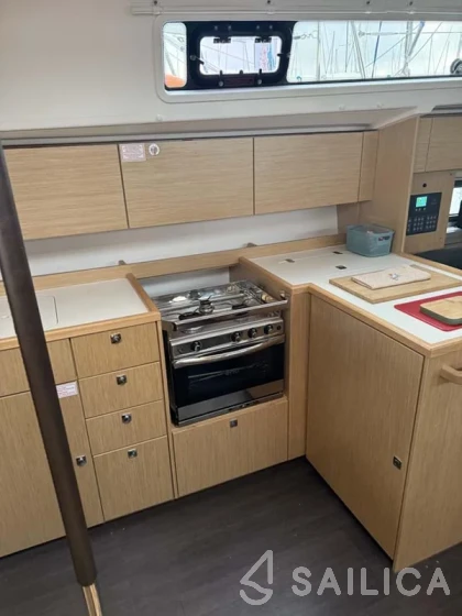 Bavaria C42 - Yacht Charter Sailica