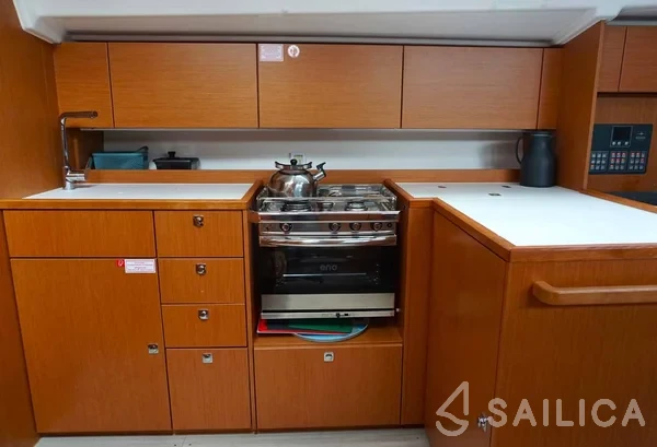 Bavaria C42 - Yacht Charter Sailica