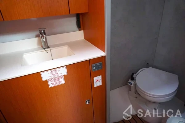 Bavaria C42 - Yacht Charter Sailica