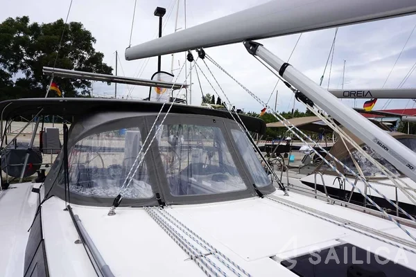 Bavaria C42 - Yacht Charter Sailica