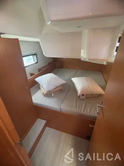 Bavaria C42 - Yacht Charter Sailica