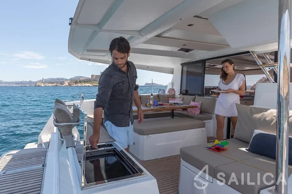 Astréa 42 - Yacht Charter Sailica