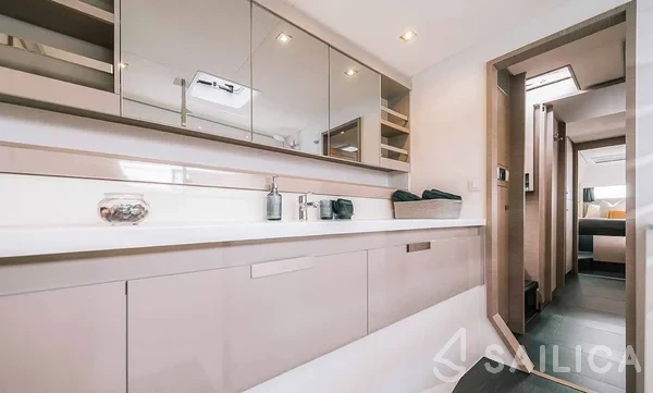 Tanna 47 - Yacht Charter Sailica