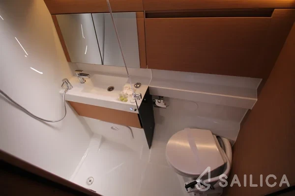Sun Odyssey 410 - Yacht Charter Sailica