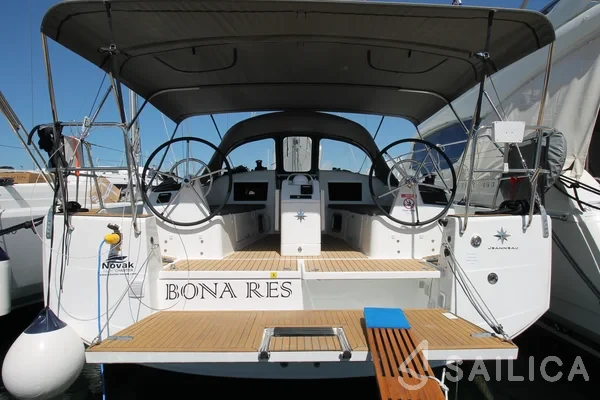 Sun Odyssey 410 - Yacht Charter Sailica