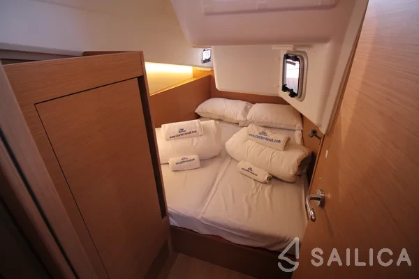 Sun Odyssey 410 - Yacht Charter Sailica