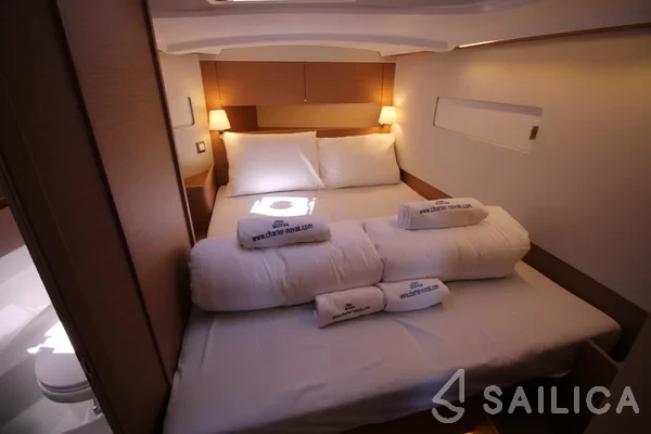 Sun Odyssey 410 - Yacht Charter Sailica