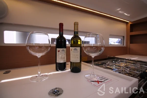 Sun Odyssey 410 - Yacht Charter Sailica