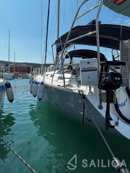 Y40 - Yacht Charter Sailica