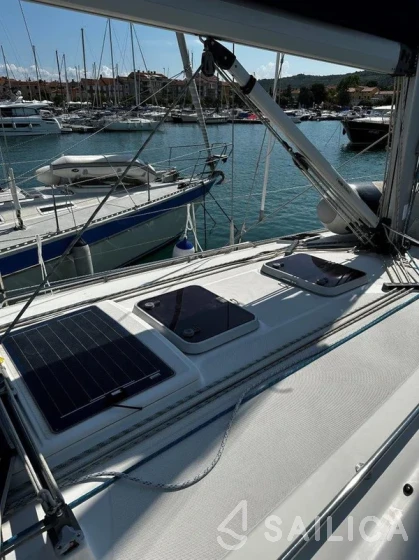 Y40 - Yacht Charter Sailica