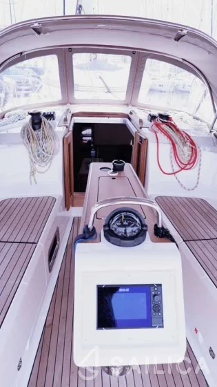 Bavaria 37 Cruiser - Yacht Charter Sailica
