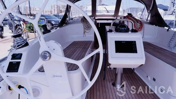 Bavaria 37 Cruiser - Yacht Charter Sailica